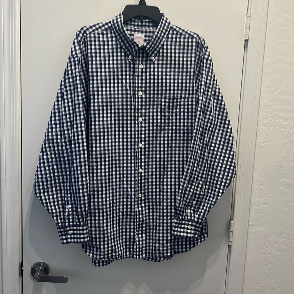 NWOT Men’s Brooks Brothers Long Sleeve Button Down Plaid Design